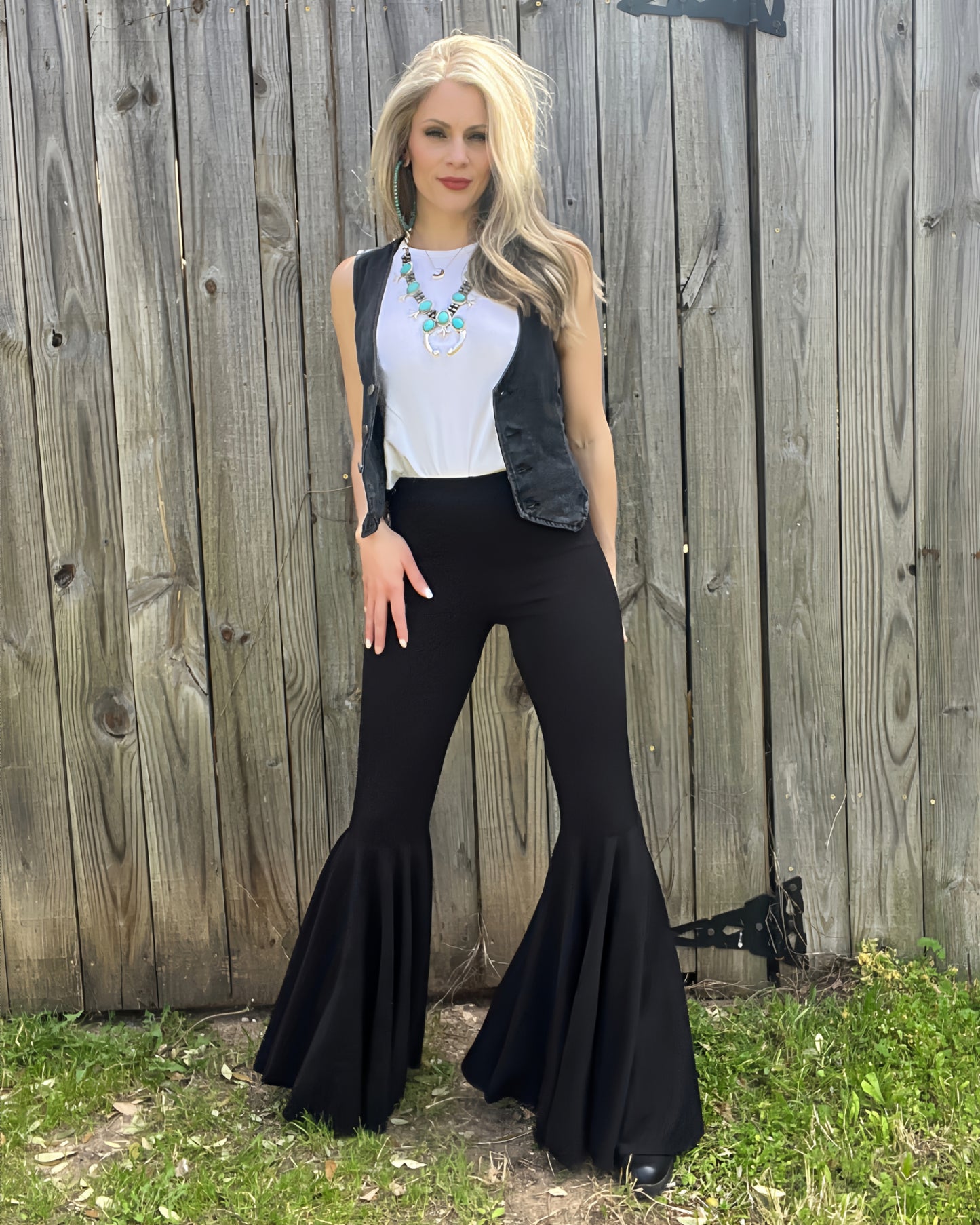 The Dolly Bells - Cassie's Creekside Boutique