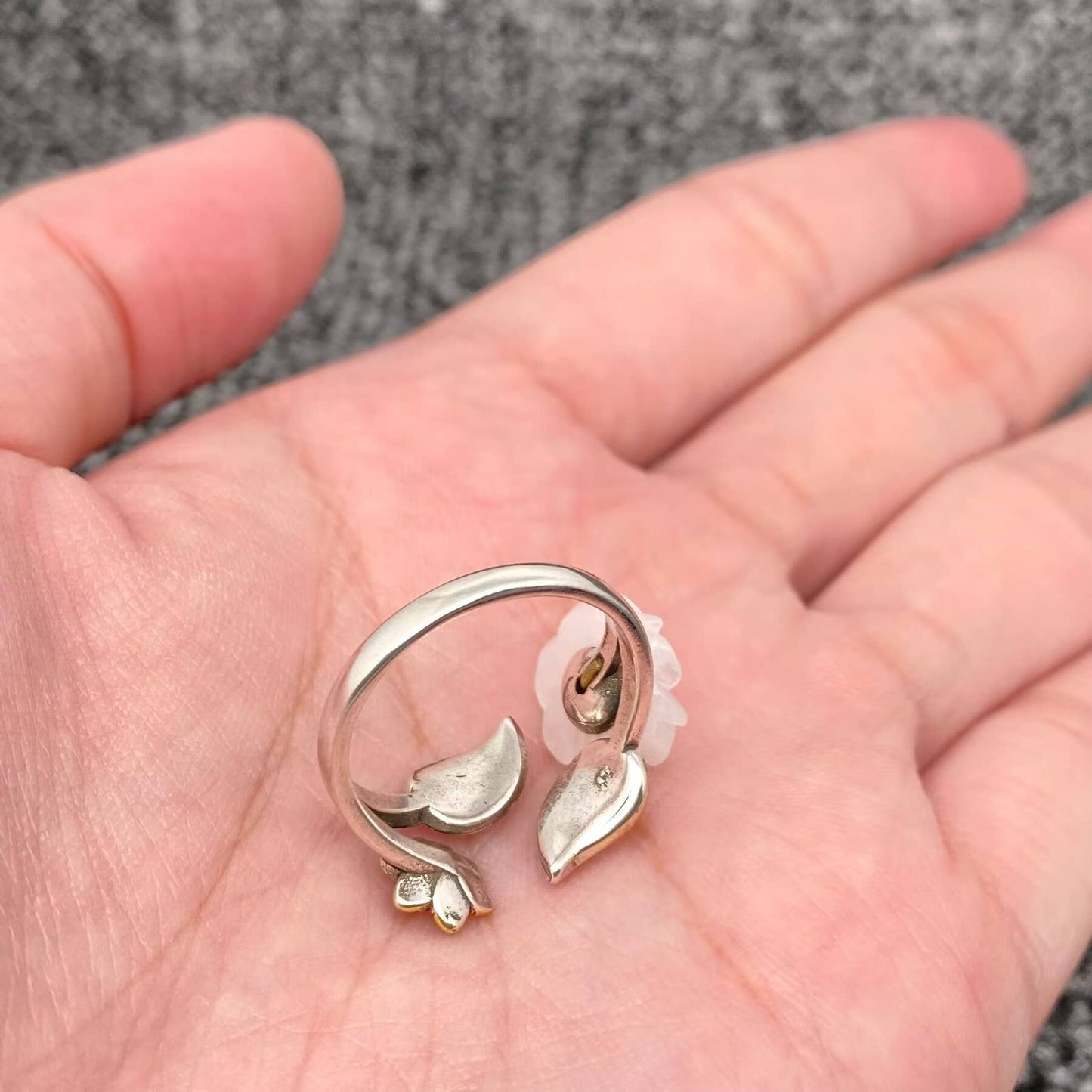 Vintage White Flower Adjustable Ring