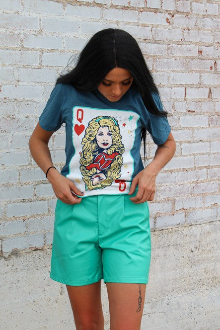 Queen Of Hearts Tee - Cassie's Creekside Boutique