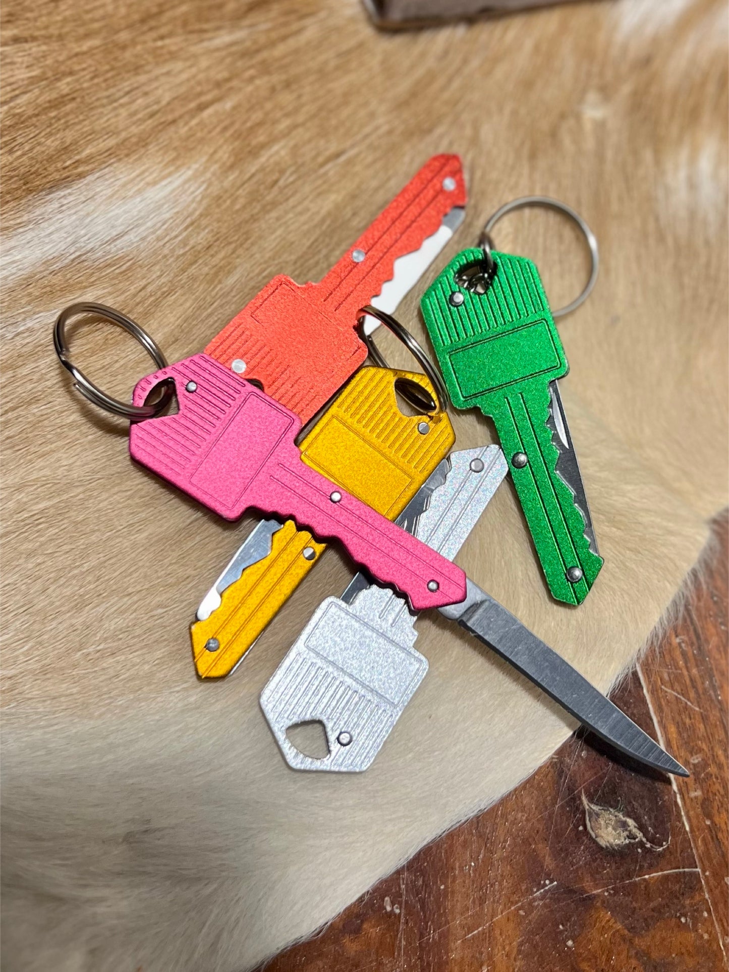 Discreet Keychain Knives - Cassie's Creekside Boutique