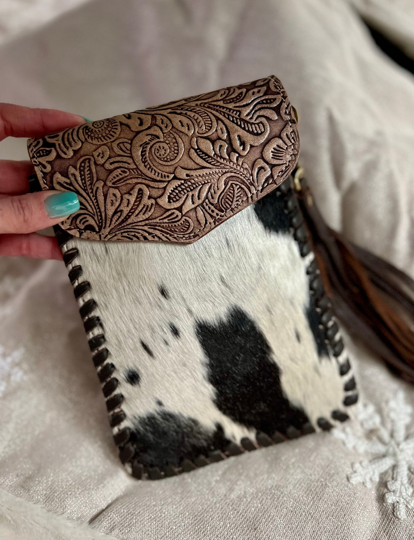 Phone Crossbody Western Tooled Leather Phone Mobile Purse - Cassie's Creekside Boutique