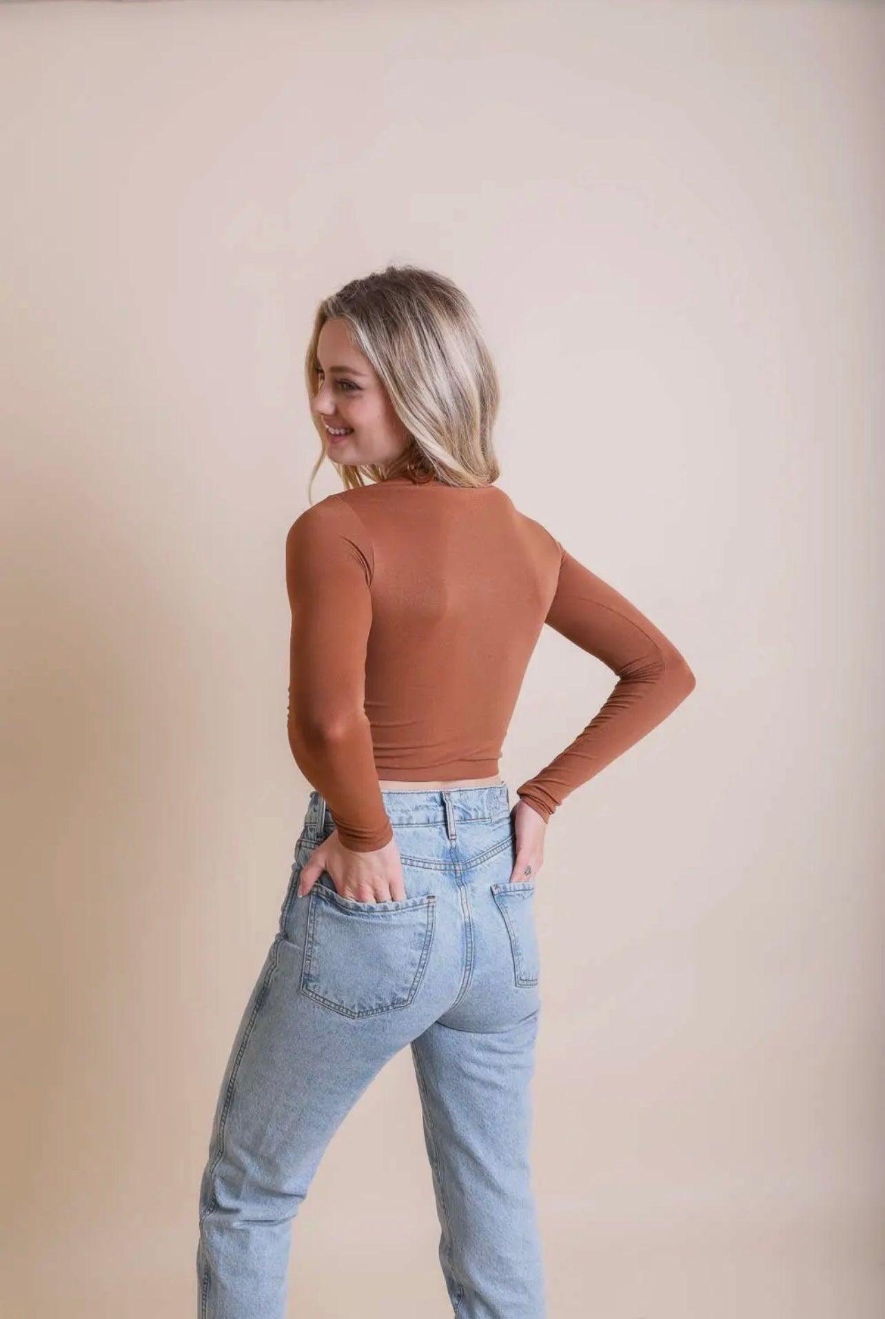 Long Sleeve Fit Crop Top - Cassie's Creekside Boutique