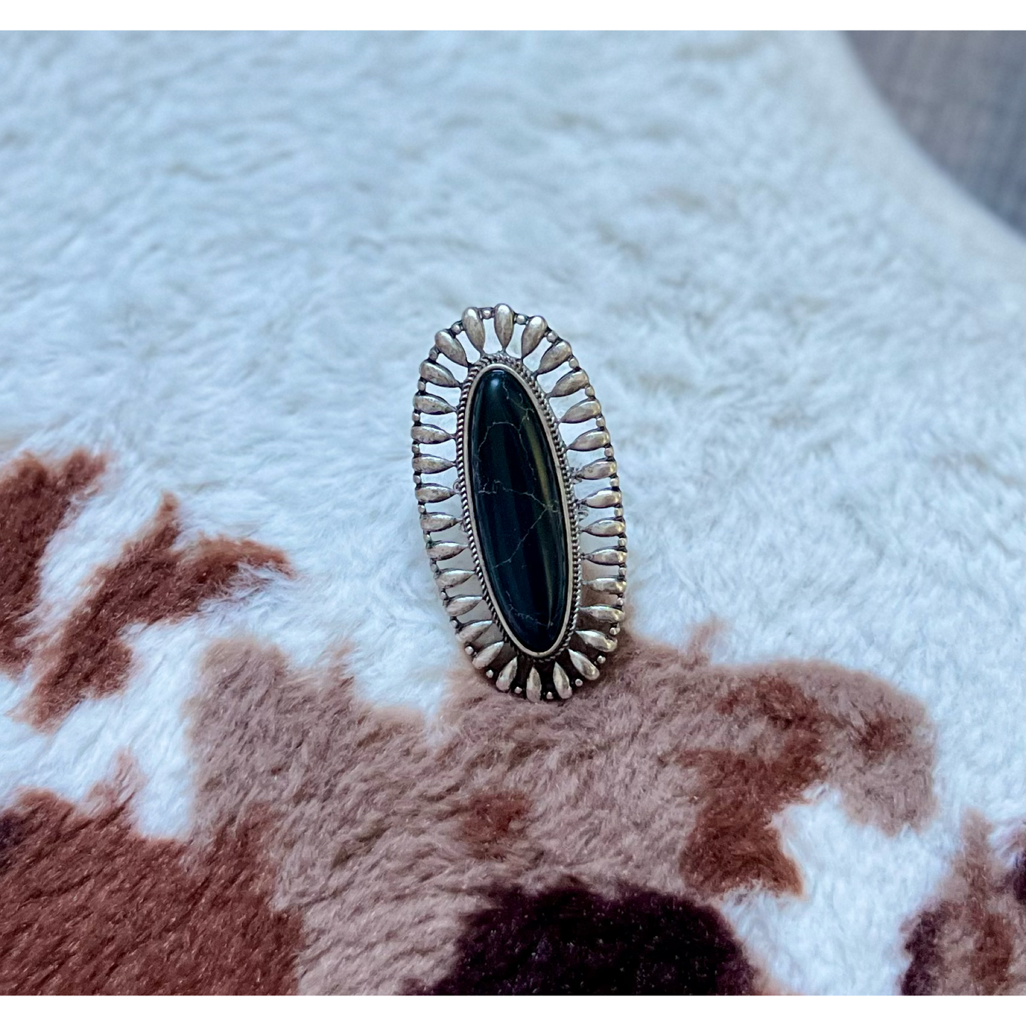 Oversized Oval Stone Ring - Cassie's Creekside Boutique