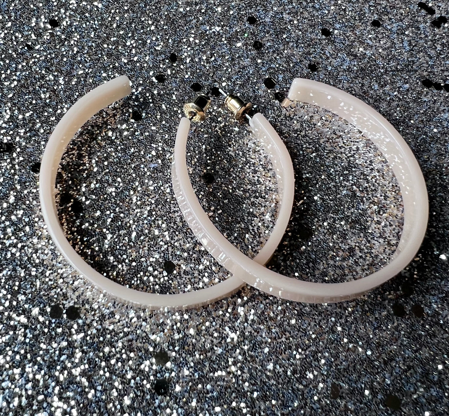 Peaches and Cream Hoop Earrings - Cassie's Creekside Boutique