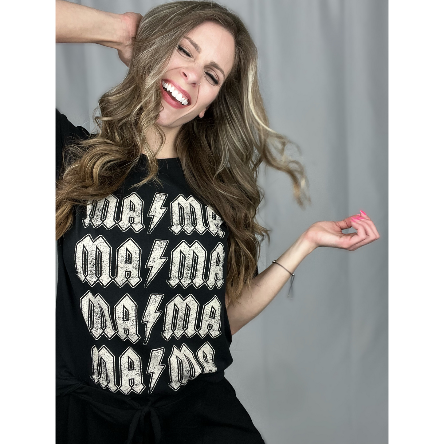 MAMA Graphic Tee - Cassie's Creekside Boutique