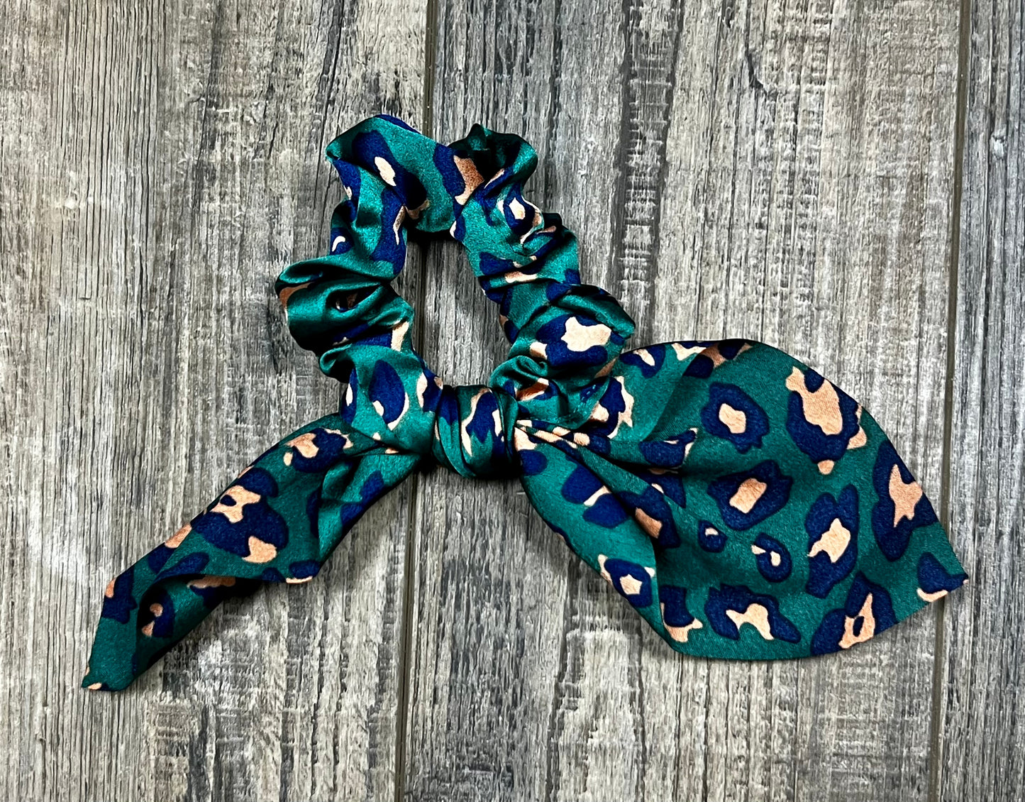 The Meredith Scrunchie - Cassie's Creekside Boutique