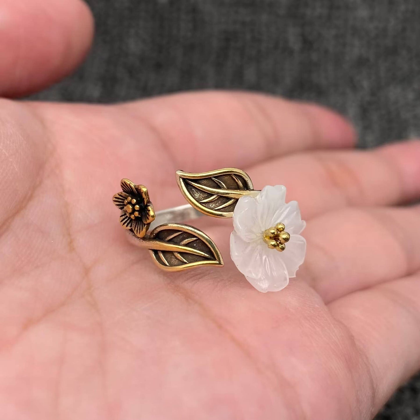 Vintage White Flower Adjustable Ring